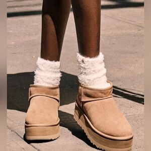 UGG ULTRA MINI PLATFORM
